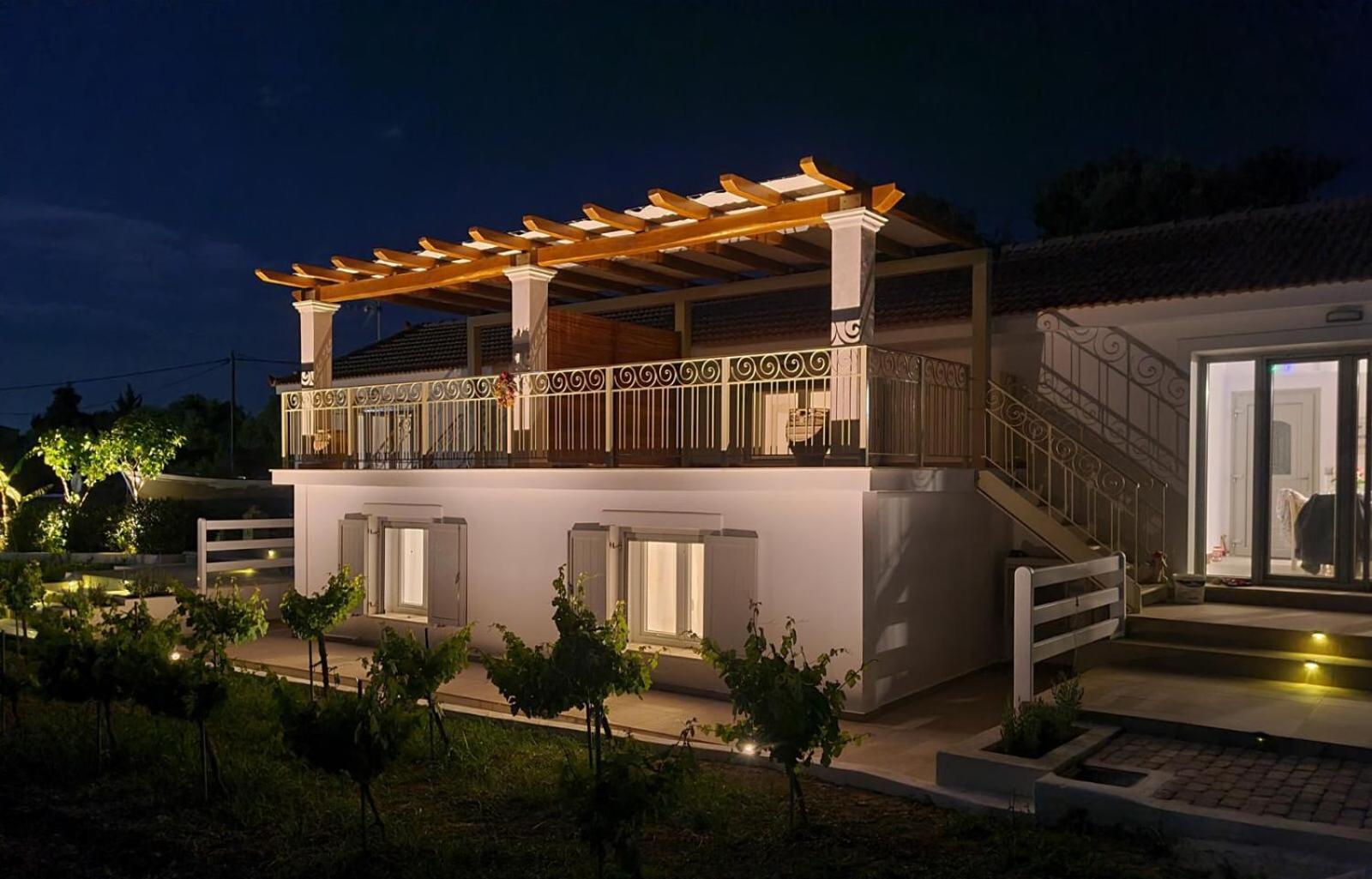 Apollonides Seafront Villa1 Aoede Lixouri Buitenkant foto