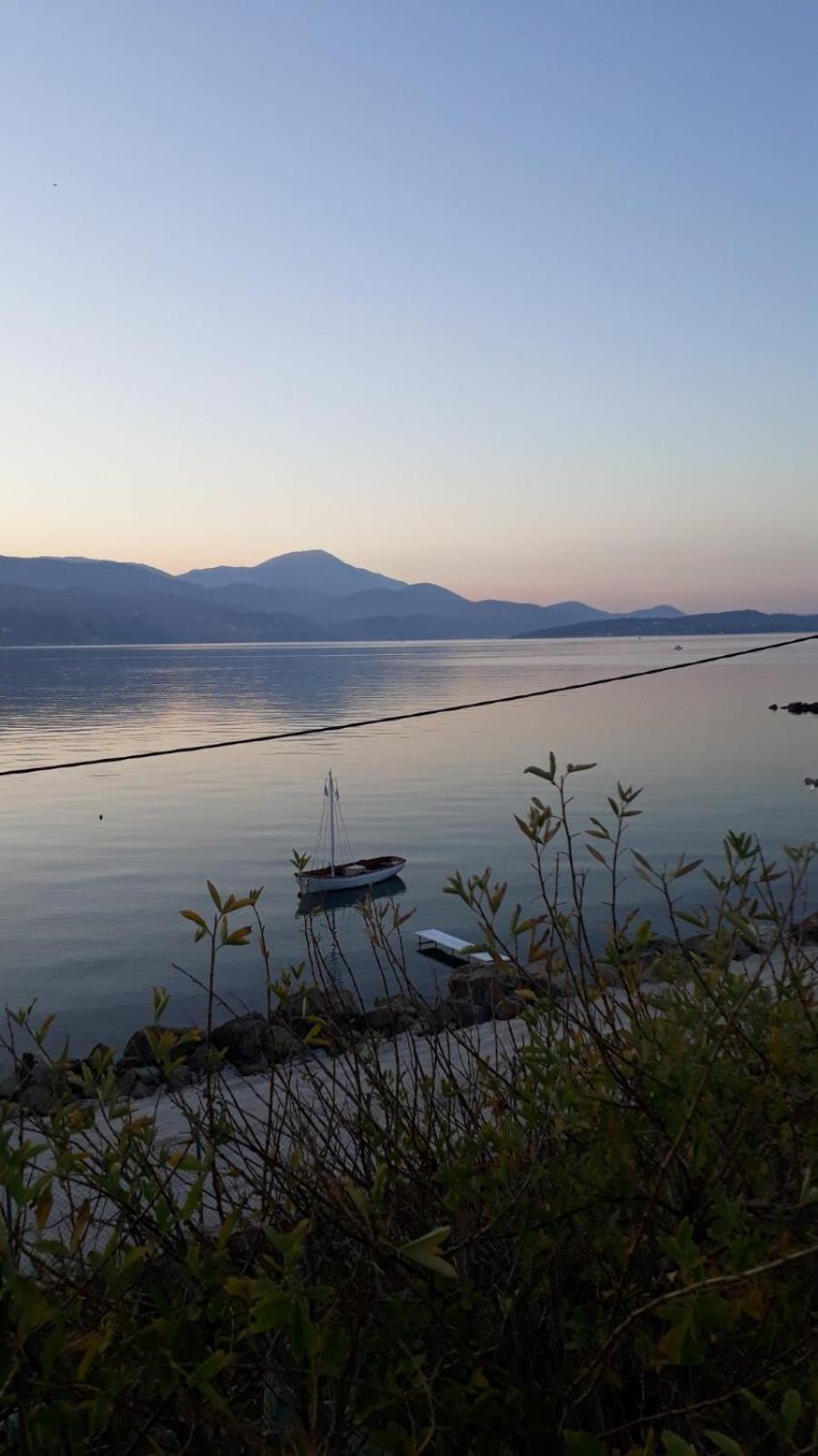 Apollonides Seafront Villa1 Aoede Lixouri Buitenkant foto